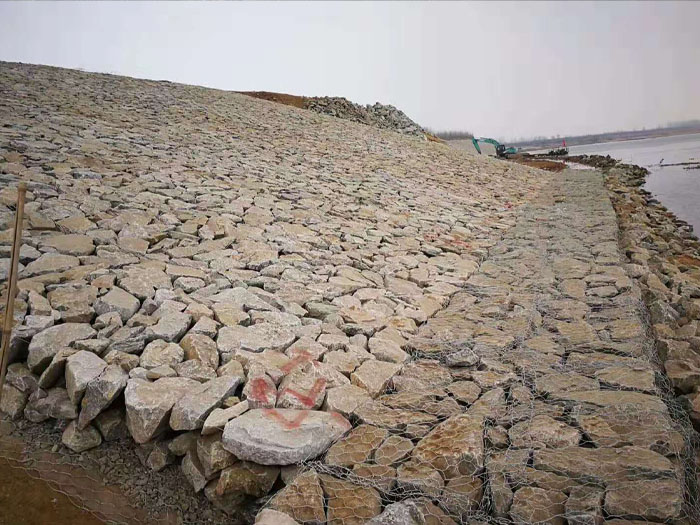 河堤雷诺护垫
